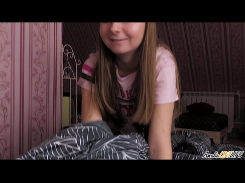 ❤️ Tarraingíonn Blondie BFF go domhain uirthi agus faigheann sí cum ina béal ️❌ Super sex ag ga.pornohammer.ru ❌