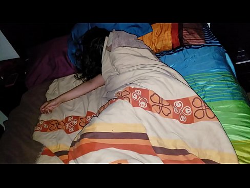 ❤️ Stepson ag bualadh lena leasmháthair óg agus í ina codladh. ️❌ Super sex ag ga.pornohammer.ru ❌